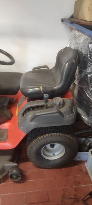 Kosiarka Husqvarna YTH 223
