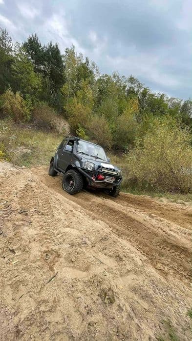 Suzuki Jimny - off-road