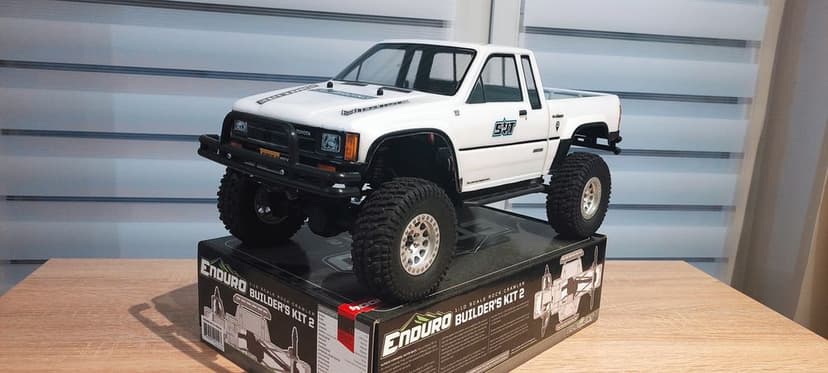 1:10 Rock crawler Element Enduro Builders kit 2 Pro Line Toyota Hilux