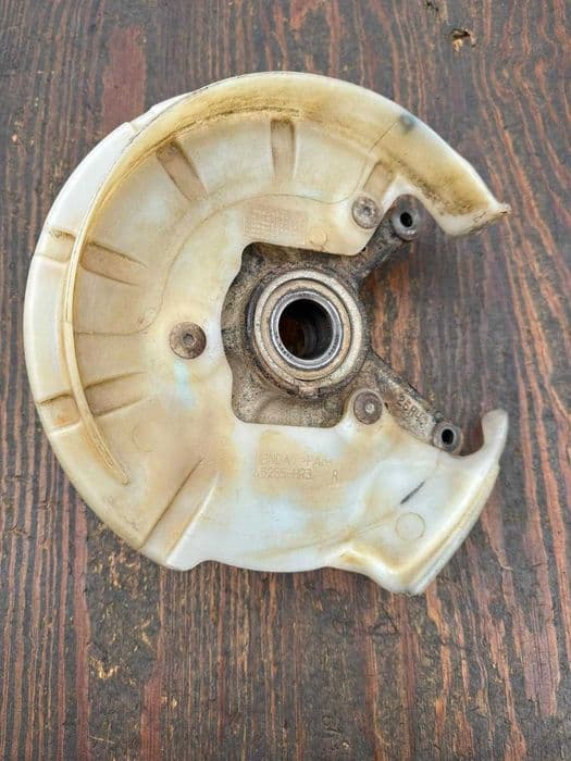 Honda TRX 420 / 500 / 520 Foreman zwrotnica prawa przod kola piasta OEM 2014-2024