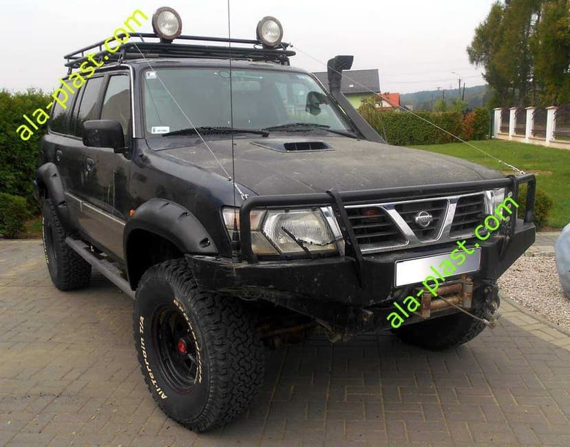 Nissan Patrol Y61 - 5 drzwi krótki GU2 GU3 GR GR2 poszerzenia nadkoli