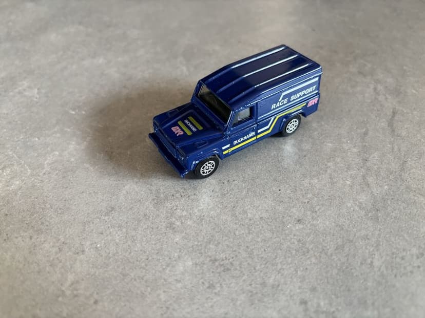 Model Resorak Corgi Land Rover Defender Race made in Great Britain