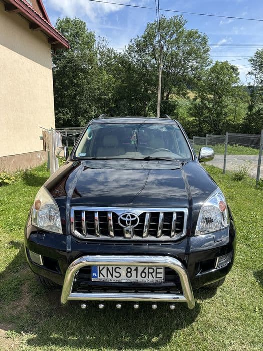 Toyota Land Cruiser 3.0 D-4D Zarejestrowana na 8 osób