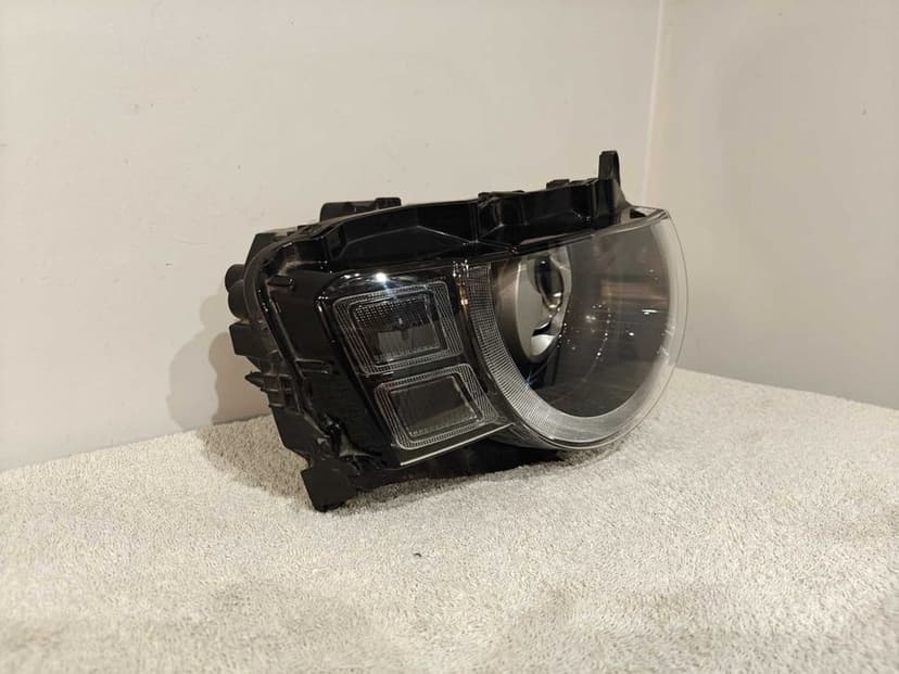 Lampa Prawy Przód Full Led Land Rover Defender II Generacji EUROPA