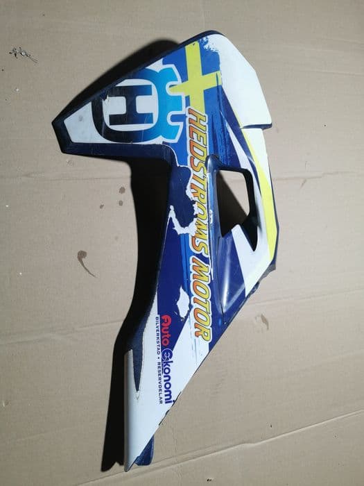 Husqvarna tc 350 osłona owiewka przód lewa obudowa panel