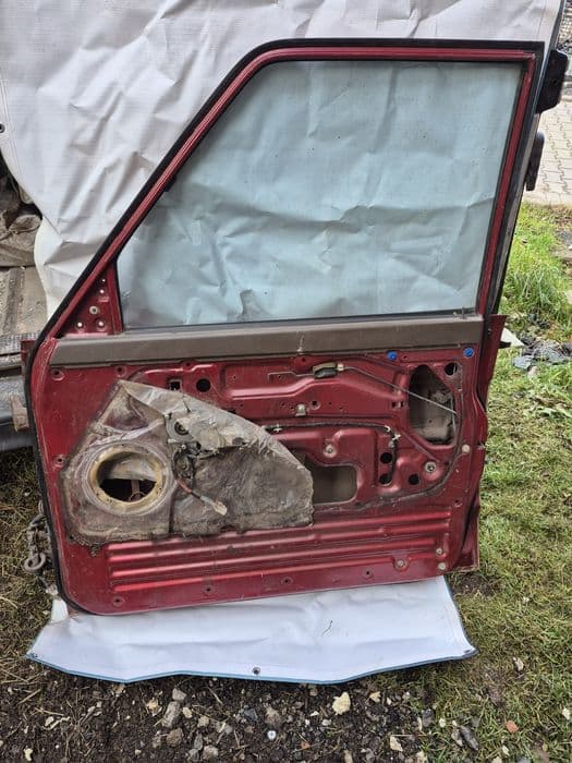 Nissan Patrol y60 drzwi prawe
