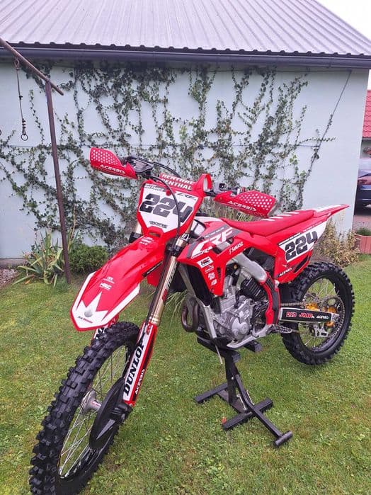 Honda CRF 250R .