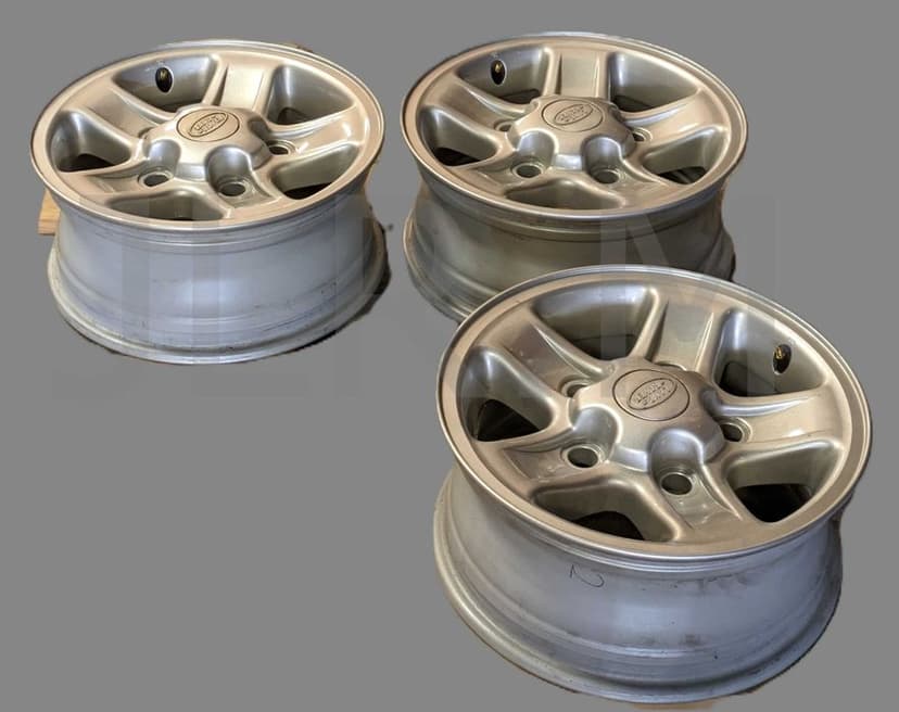 Land Rover defender  felga FELGI  7JX16AH2-33