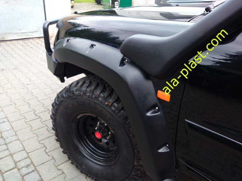 Nissan Patrol GU4 -  5 drzwi Y61 - poszerzenia nadkoli