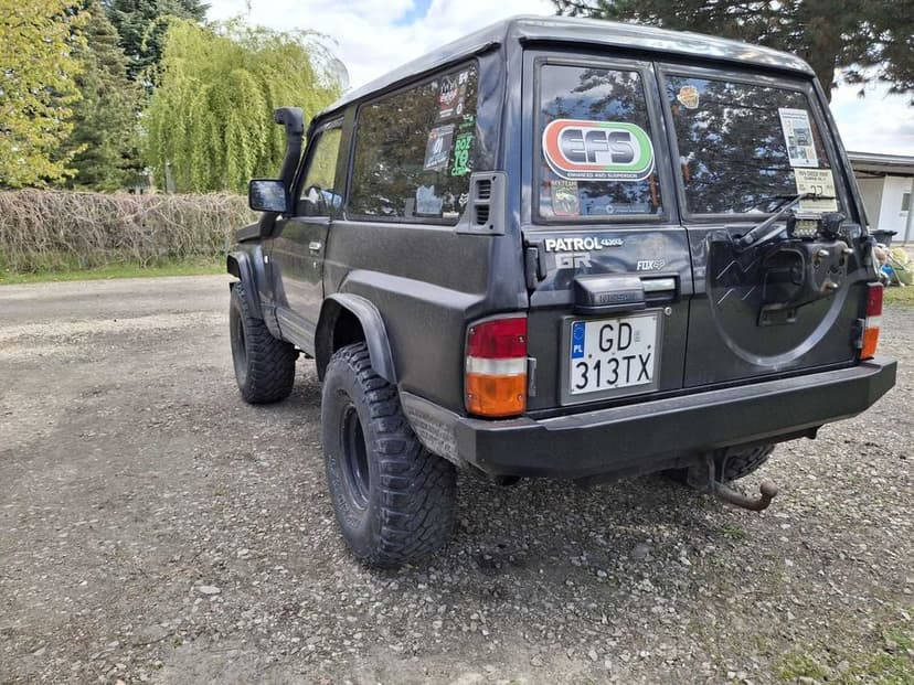 Nissan Patrol Y60 1994r 5os. Warn Tabor