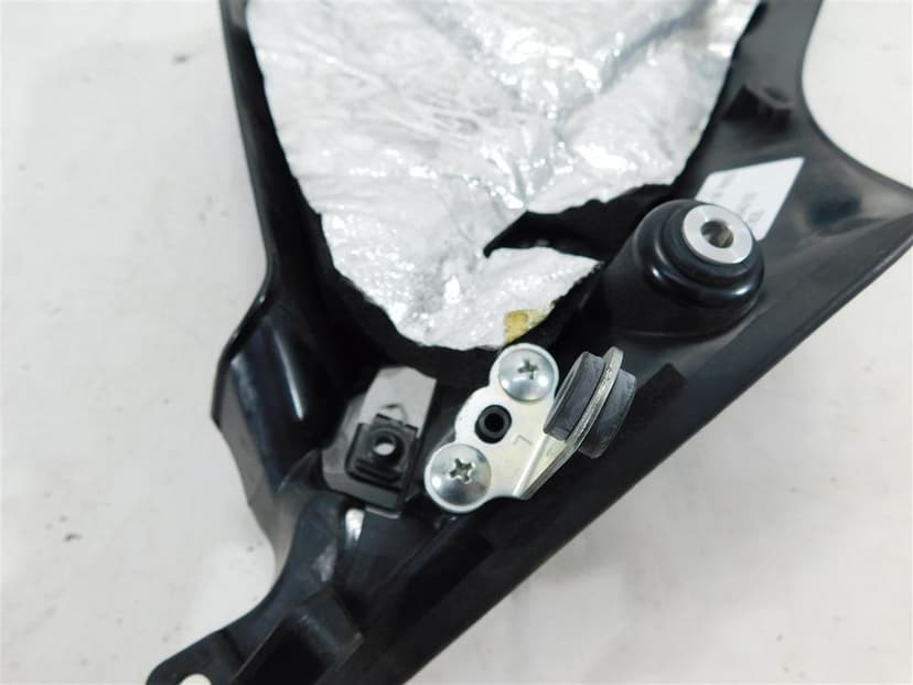 PLASTIK WYPEŁNIENIE OWIEWKA YAMAHA YZF-R1M RN32 15-20 U-11 2CR2836A0100