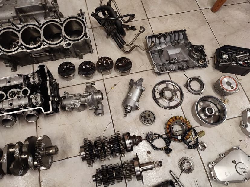 Yamaha YZF R1 RN04 00-01  silnik części wał skrzynia karter kapa 1000