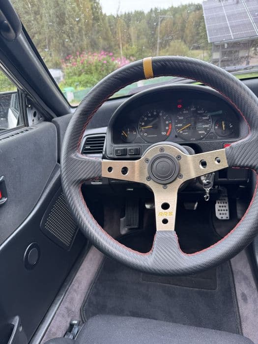 Honda CRX po modyfikacjach czarne wnetrze nowa cena