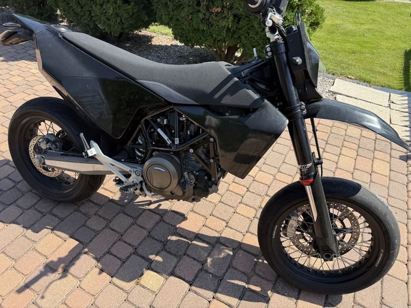 Husqvarna 701 supermoto