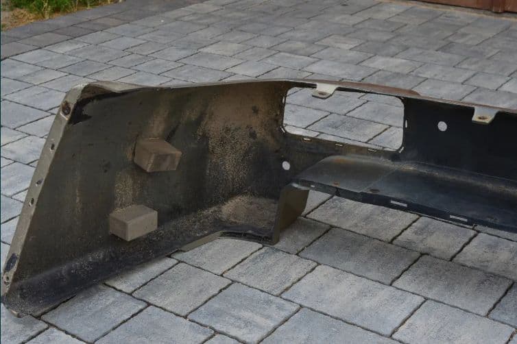 Nissan Patrol Y61 2004r ZDERZAK tył tylny oryginalny