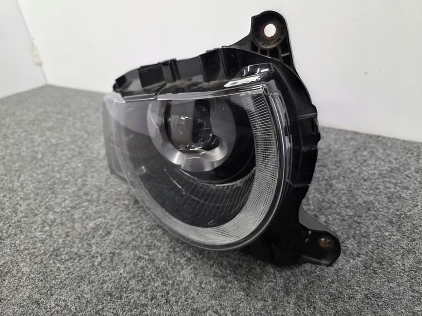 lampa przód prawa land rover defender ii l663 l8b2-13w029-ef europa