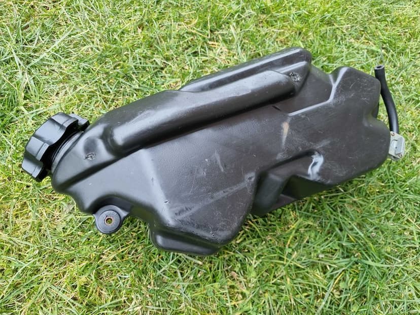 Zbiornik paliwa bak Kawasaki KX 125 / 250 r. 92-93 stan BDB