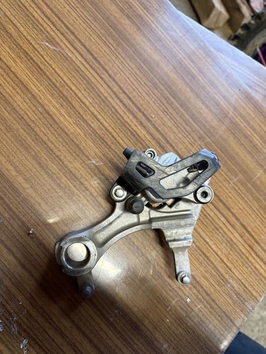 Zacisk hamulcowy tył KXF/KX 250  z 2012r