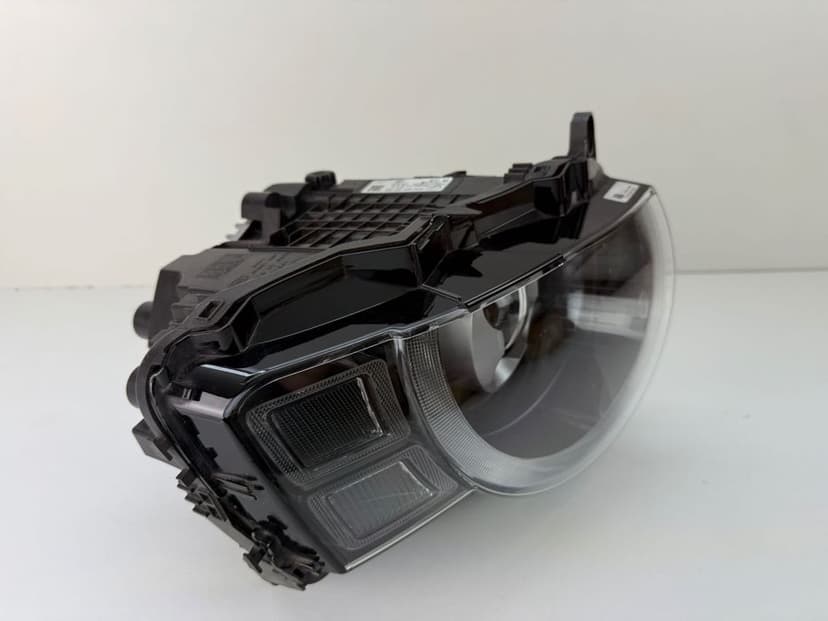 Lampa przód Land Rover Defender II FULL LED 21- Prawa L8B213W029HG