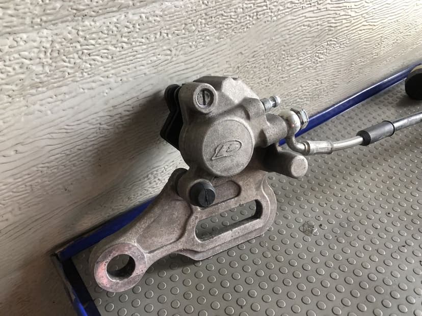 Układ hamulcowy beta rr 50 125 pompa zacisk