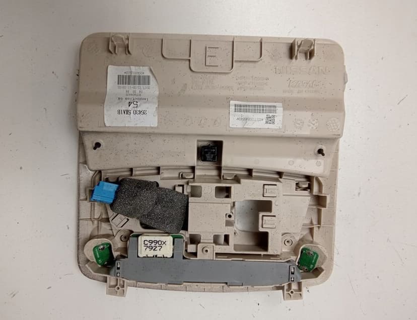 LAMPKA PODSUFITKI MERCEDES X W470 X470 NISSAN NAVARA D23
