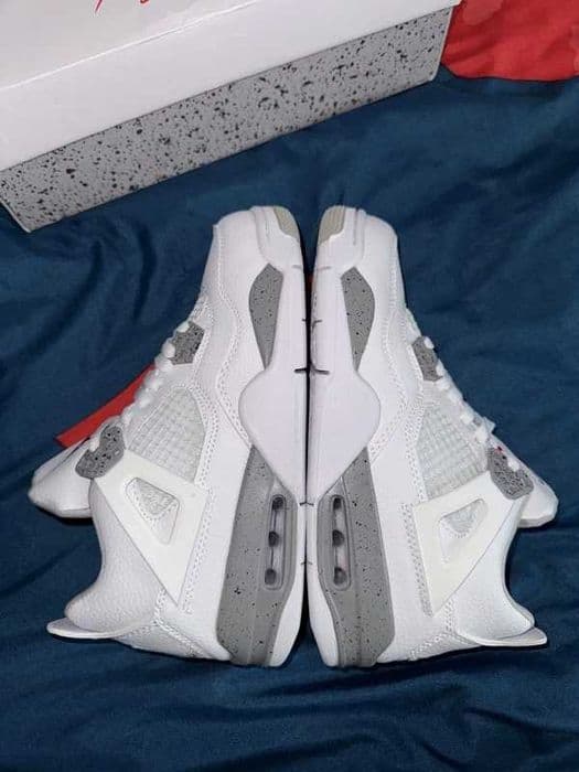 Buty sportowe Jordan_4_Retro_White_Oreo R.43
