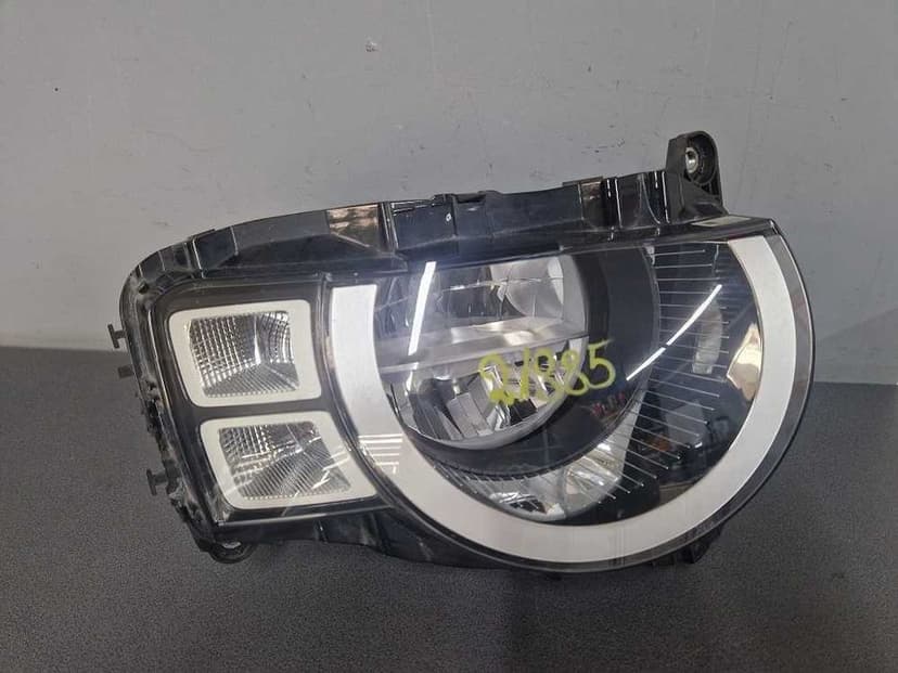 Land Rover Defender 19r.- Lampa Przód Prawa Full Led