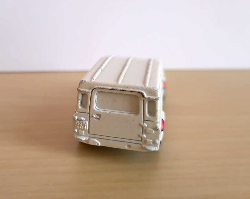 Corgi Juniors Land Rover Defender 110 Police