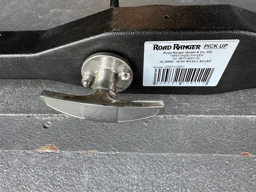 Klamka Zamek Tylnej Klapy Zabudowy Nissan Navara Pick Up Bielsko