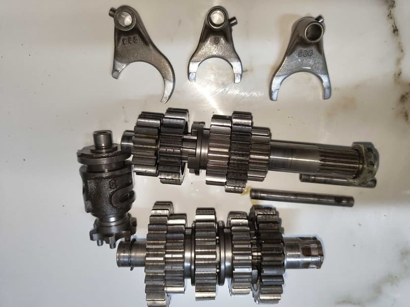 Kawasaki kx 250 gaźnik wał dekiel skrzynia kartery siedzenie zbiornik