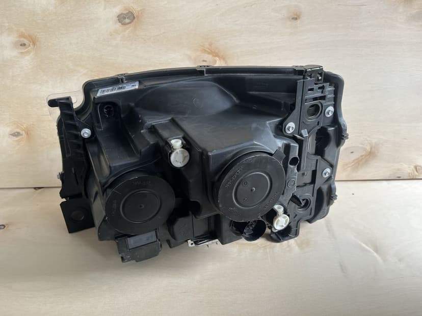 Lampa prawa przód Land Rover Discovery 4