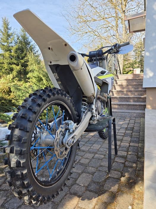 Cross Husqvarna FC 350 z roku 2017