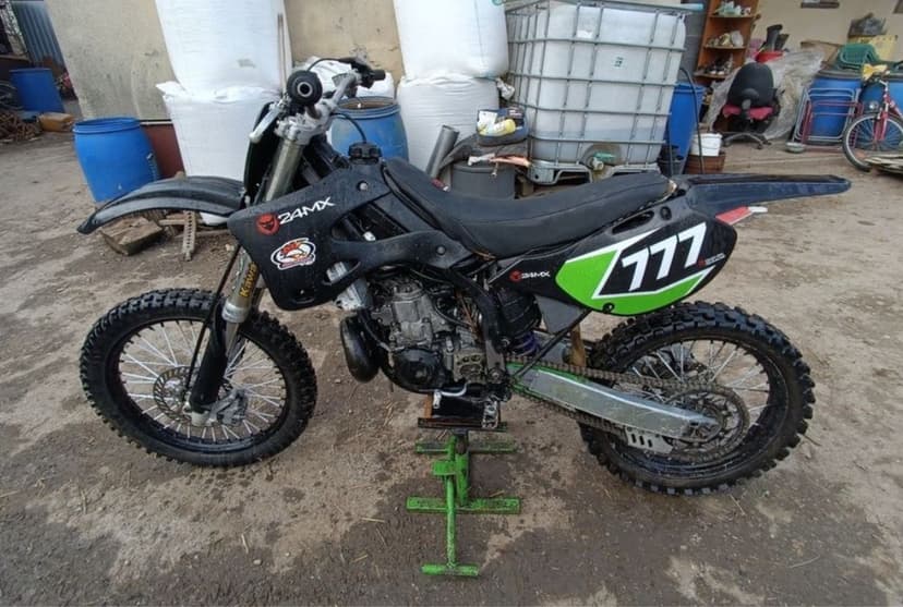 KAWASAKI KX 250 Tanio, do naprawy