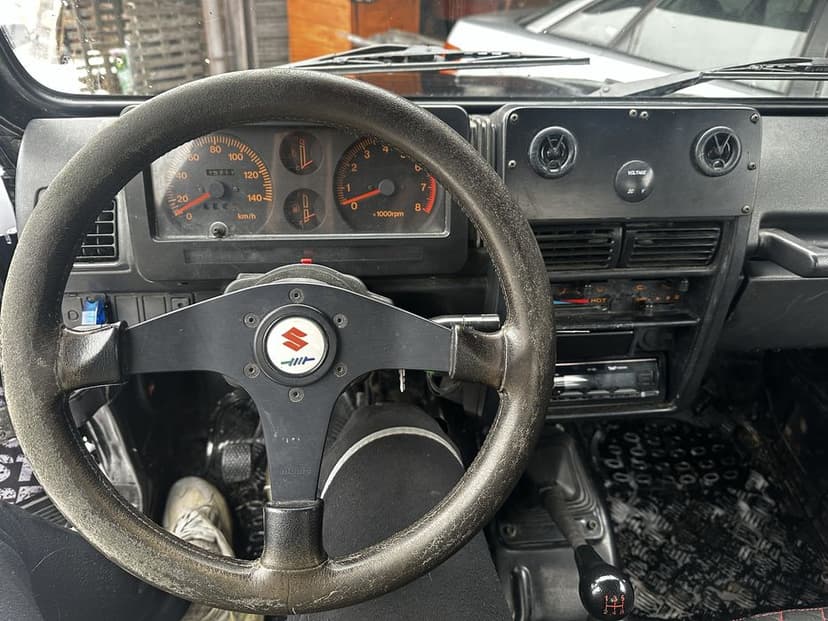 Suzuki Samurai 4x4 off road
