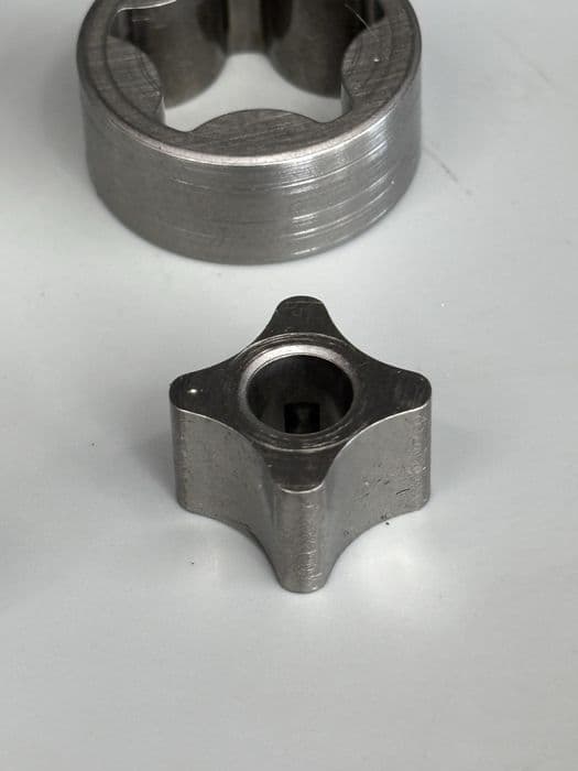 Pompa Oleju KTM SXF250/350 R 16-22 HUSQVARNA FC GAS MC250F R 21-23