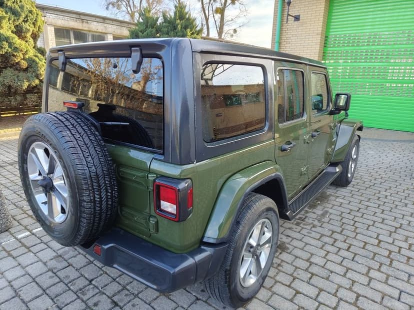 2021 Jeep Wrangler Sahara Sport 4x4 55,000km