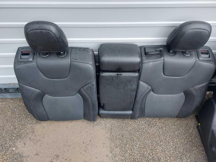 Komplet foteli do jeep cherokee kl skóra czarna