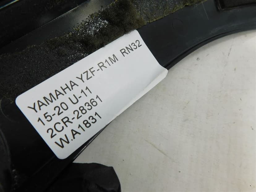 PLASTIK WYPEŁNIENIE OWIEWKA YAMAHA YZF-R1M RN32 15-20 U-11 2CR-28361