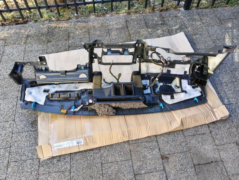 Toyota Land Cruiser 120 konsola deska rozdzielcza kokpit panel