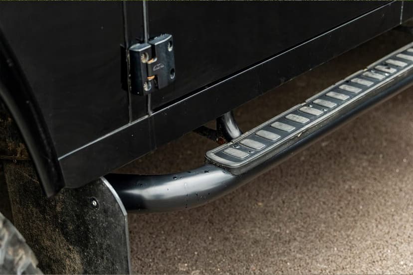 land rover defender 110 03-16 stopnie boczne czarne model styl svx + śruby
