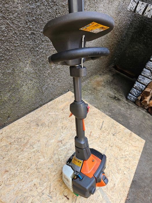 Nożyce spalinowe do żywopłotu HUSQVARNA 327 HE 3