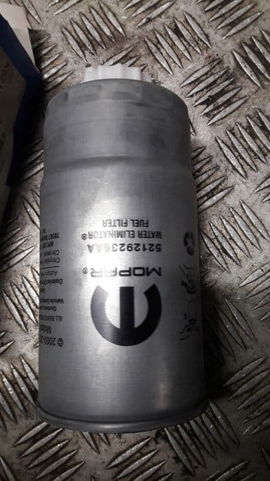 Jeep Cherokee 2.43.7 Filtr Paliwa