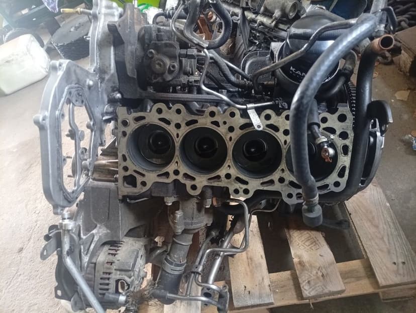 Silnik Navara d40 2.5dci 3800km po kapitalnym remoncie.