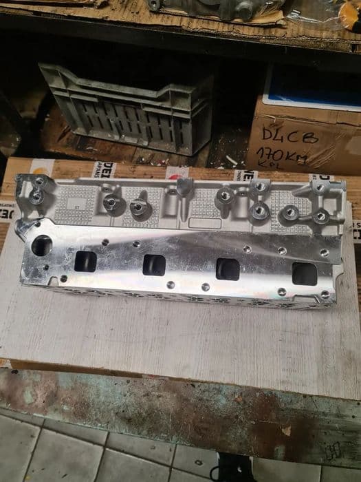 Nissan Navara (D40)2,5dci (YD25-5x0-190km) - Głowica silnika-nowa-goła