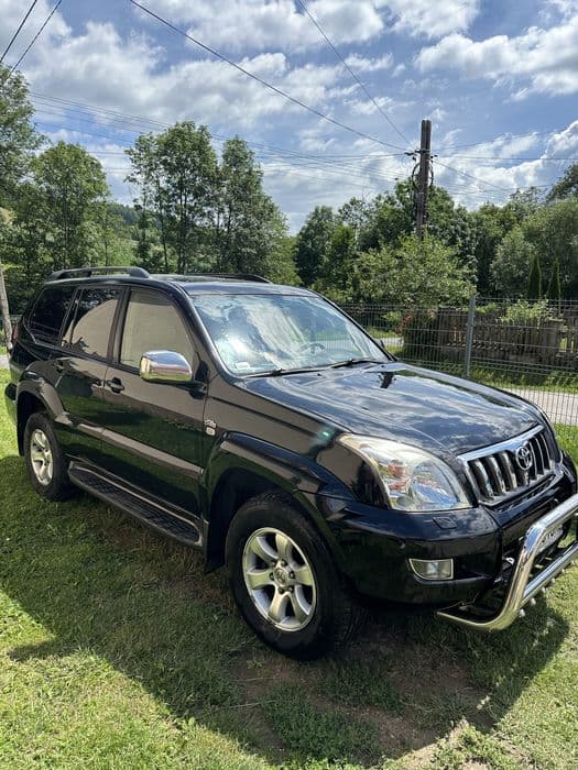 Toyota Land Cruiser 3.0 D-4D Zarejestrowana na 8 osób