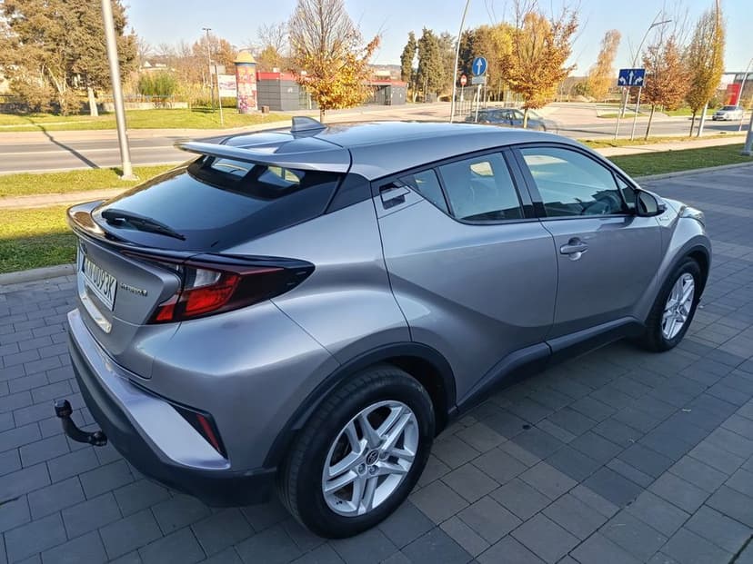 Toyota C-HR 1.8 Hybryda 2020 ZAMIANA