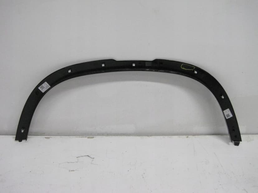 LISTWA BŁOTNIKA PRZÓD STRONA PRAWA LAND ROVER DEFENDER L8B2-16A074-BX