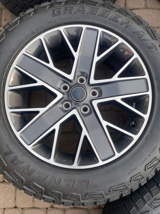 Koła 20/8 cali Jeep Wrangler Mopar