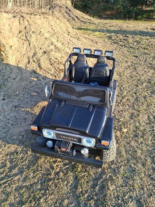 TOYOTA LAND CRUISER 4X4 2os 24V S316 czarny na akumulator