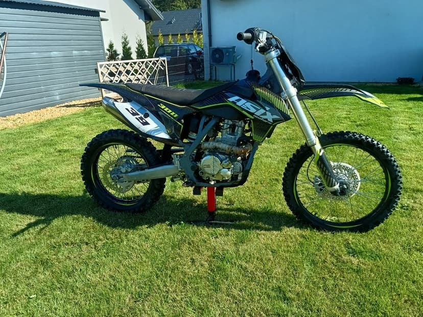 Cross Asix 300cm  XB39 stan bdb